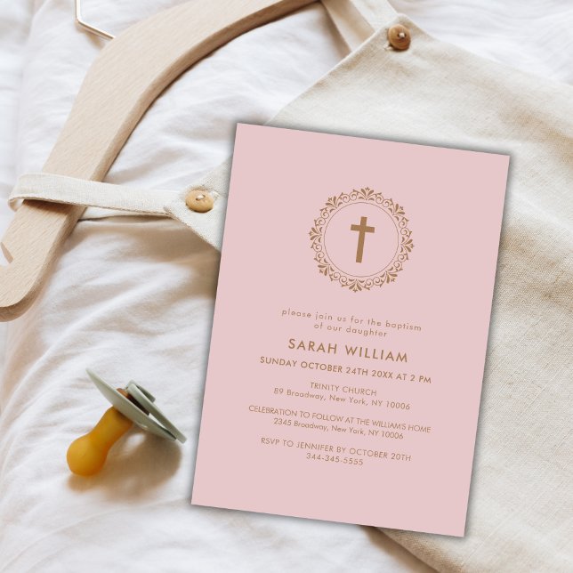 Invitation Baptême de couronnes de croix classique rose pouss (Dusty Pink Elegant Classic Cross Wreath Baptism Invitation)