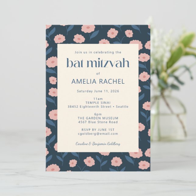 Invitation Bat mitzvah floral de la marine moderne bleu rose  (Debout devant)