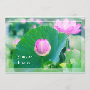Invitation Belle floraison de feuilles vertes de lotus rose