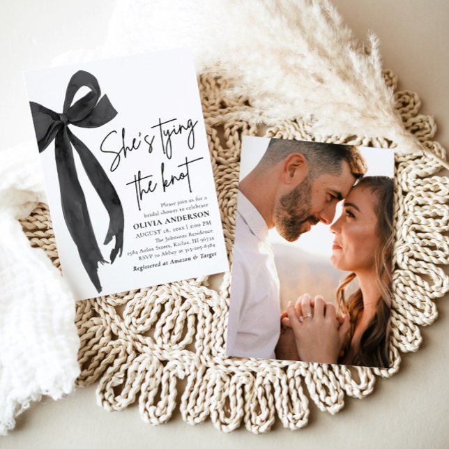 Invitation Black Bow She's Tying the Knot Fête des mariées (Watercolor Modern Cute Black Bow Ribbon Coquette She's Tying the Knot Bridal Shower Invitation)