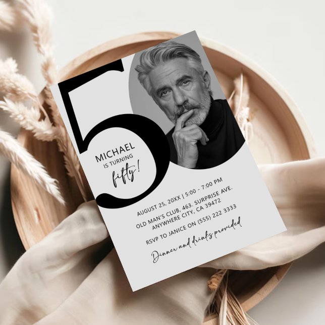 Invitation Black & White moderne 50ème Photo Anniversaire (Créateur téléchargé)