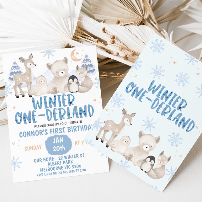 Invitation Bleu Beige hiver Onederland Anniversaire Invitatio (Blue and beige woodland animals winter onederland first birthday invitation for a baby boy.)