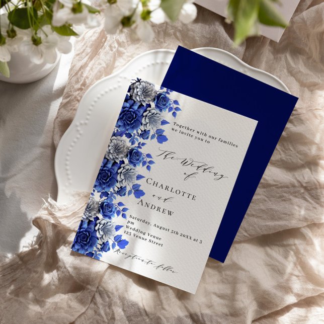 Invitation Bleu blanc fleurs script mariage de luxe (Créateur téléchargé)