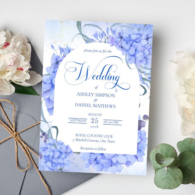 Invitation Bleu hydrangeas élégant mariage à fleurs (Blue hydrangea floral arch calligraphy script wedding invitation)
