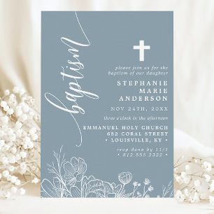 Invitation Bleu Poussiéreux Blanc Floral Élégant Script Baptê