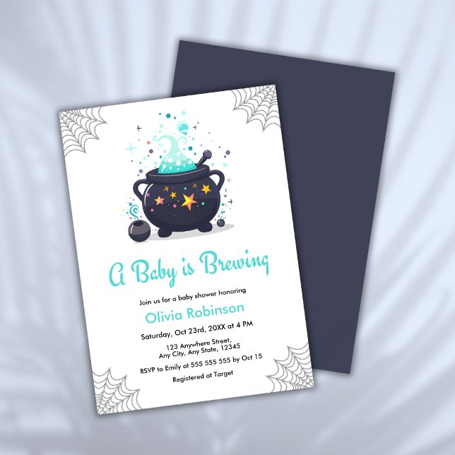 Invitation Bleu Un bébé brasse le Baby shower d'Halloween (Blue A Baby is Brewing Cauldron Halloween Boy Baby Shower Invitation   )
