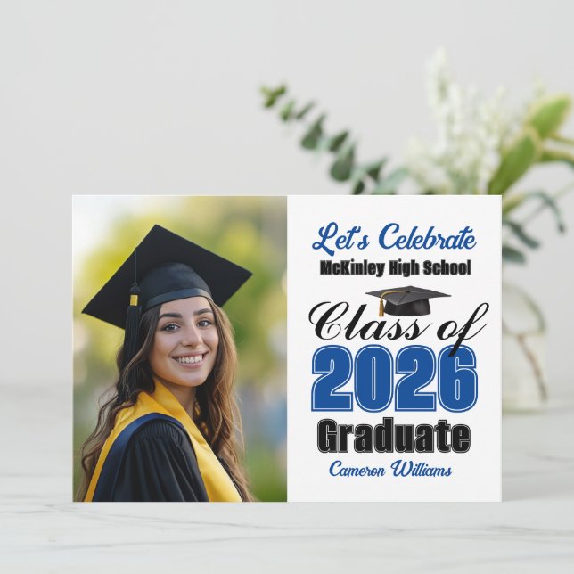 Invitation Blue Class of 2026 Photo Graduation Party (Debout devant)