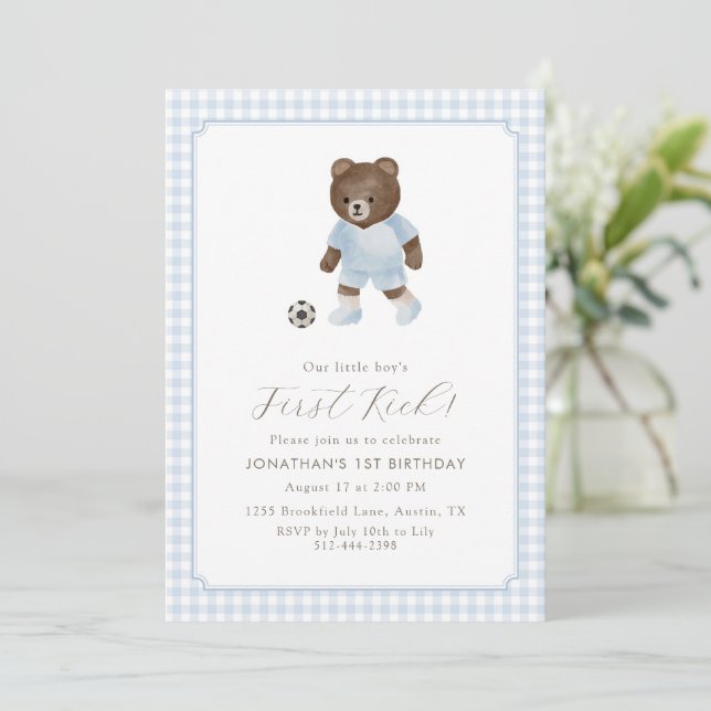 Invitation Blue Gingham Teddy Bear Soccer First Kick (Debout devant)