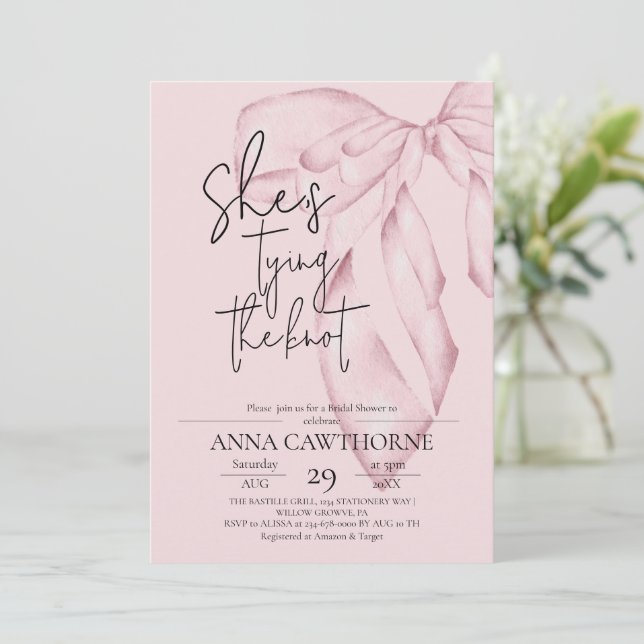 Invitation Blush Pink Bow ⎮Modern Elegant Bridal Shower (Debout devant)