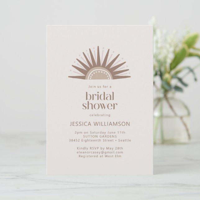 Invitation Boho Nature moderne Sun Motif Taupe Fête des marié (Debout devant)