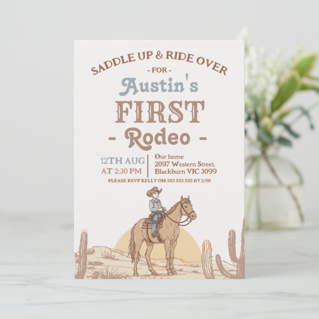 Invitation Boys Brown Western Cowboy First Rodeo 1st Birthday (Debout devant)