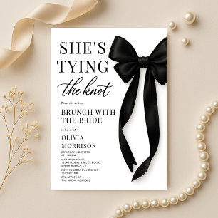 Invitation Brunch avec la mariée Elle noue le nœud papillon