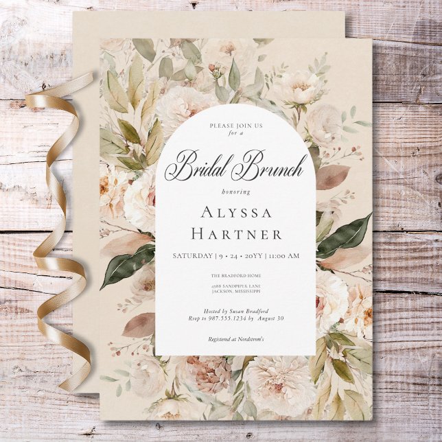 Invitation Brunch nuptial rustique à crème tan à arc floral (Rustic Neutral Tan Cream Floral Arch Bridal Brunch Invitation)