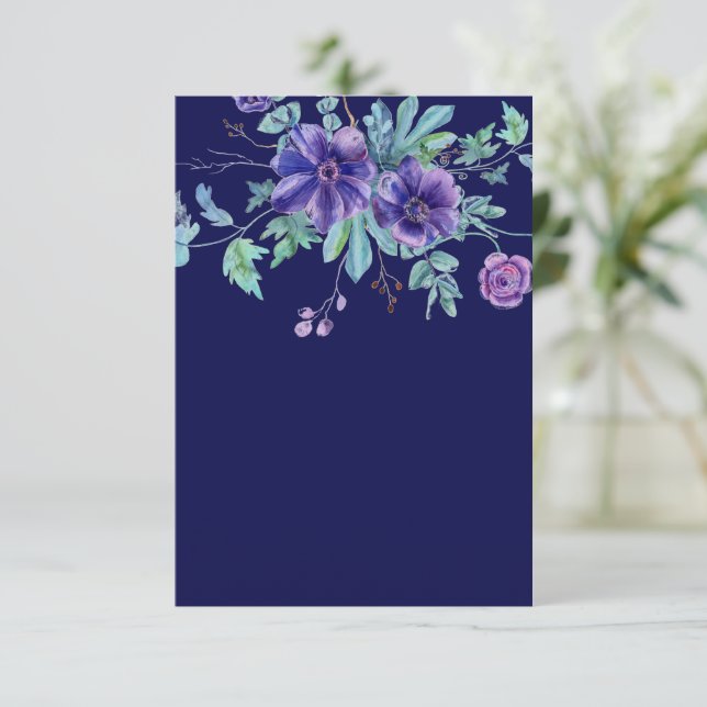 Invitation Budget blanc mariage fleuri violet et bleu (Debout devant)
