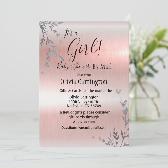 Invitation C’est une Baby shower métallique rose de FILLE par (Debout devant)