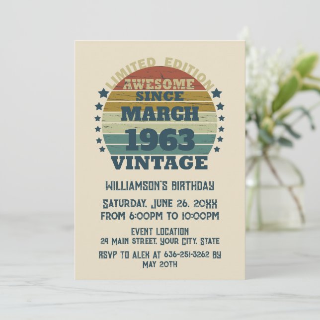 Invitation Cadeaux d'anniversaire vintages personnalisés (Debout devant)