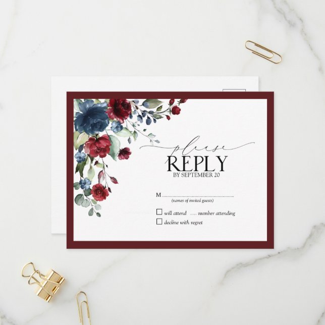 Invitation Carte Postale Burgundy Navy Blue Floral Aquarelle Script RSVP (Devant/Arrière en situation)