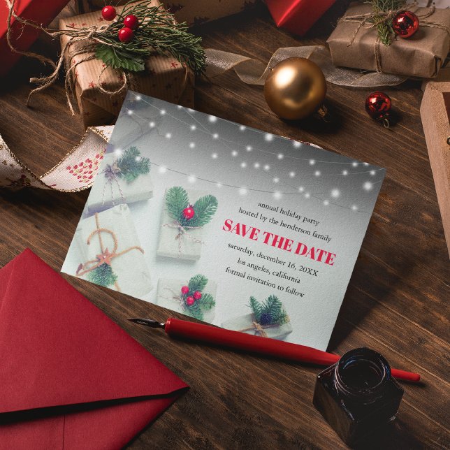 Invitation Carte Postale Cadeaux de Noël | Fête fériée Enregistrer la date (Créateur téléchargé)