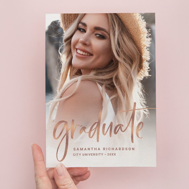 Invitation Carte Postale Décontracté Script Rose Gold Deux Photo Graduation (Créateur téléchargé)