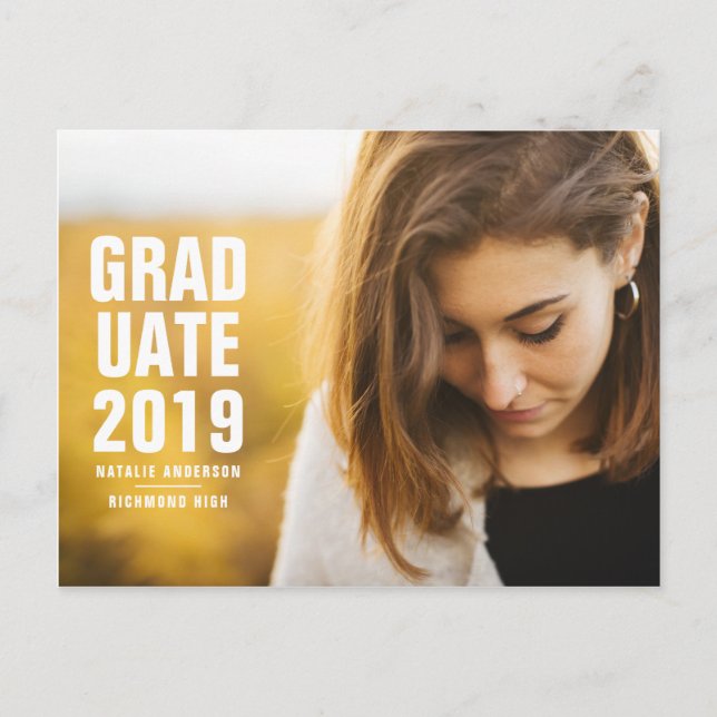 Invitation Carte Postale Diplômé moderne audacieux de 2019 (Devant)
