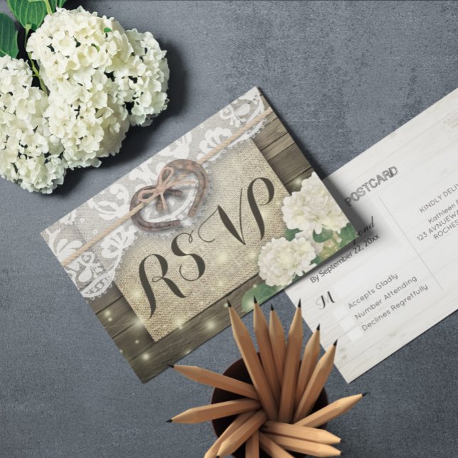 Invitation Carte Postale Horseshoe Hydrangea Wood Wedding RSVP Répondre (Créateur téléchargé)