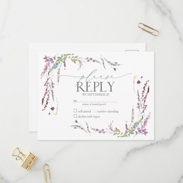 Invitation Carte Postale Mariage d'aquarelle florale Fleur sauvage violette (Devant/Arrière en situation)