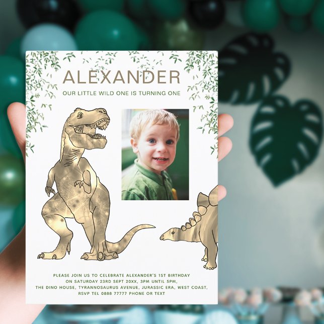 Invitation Carte Postale Wild One Dinosaur 1er anniversaire fête Budget Inv (Wild one dinosaur 1st birthday party budget invitation postcard with photo template)