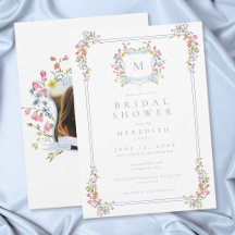 Cérémonie de mariage avec blason de fleur sauvage