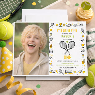 Invitation C'est la photo d'anniversaire de Game Time Tennis 