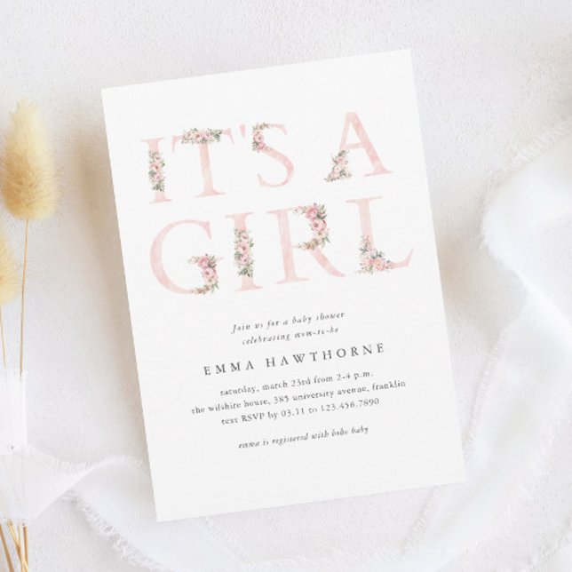 Invitation C'est une fille typographie florale Baby shower ro (Elegant Pink Floral Typography It's A Girl Baby Shower Invitation.)