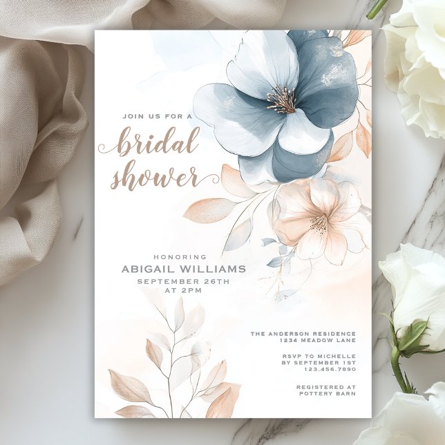 Invitation Chic Elegant Bleu et Blush Fête des mariées Floral (Chic Elegant Blue and Blush Floral Bridal Shower Invitation)