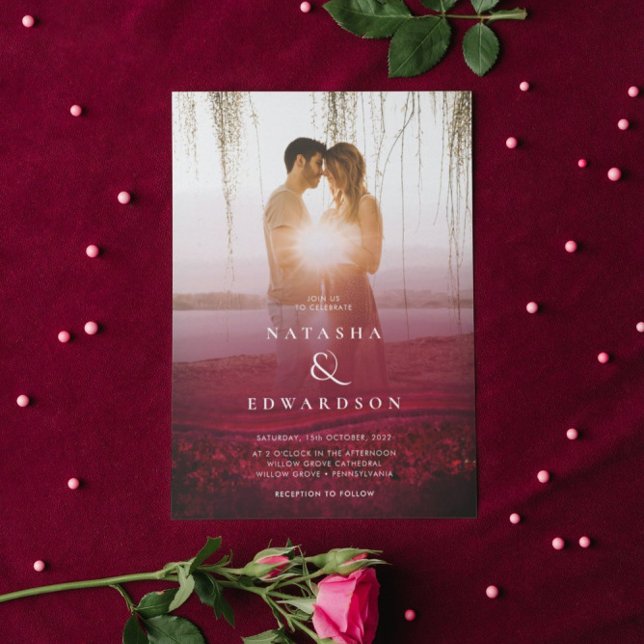 Invitation Chic Elegant Wavy Bourgogne Abstrait Mariage photo (Créateur téléchargé)