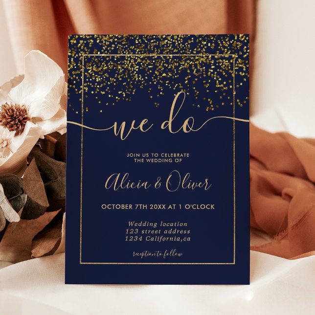 Invitation Chic feuille d'or marine bleu photo initiales mari (Chic gold foil navy blue photo initials wedding invitation)