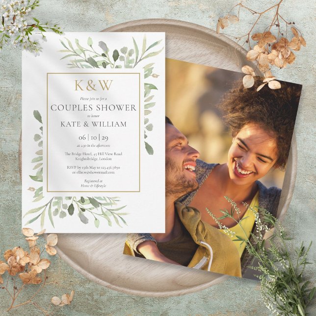 Invitation Chic Gold Monogramme Verdure Photo Couples Douche (Chic Gold Monogram Greenery Photo Couples Shower Invitation)