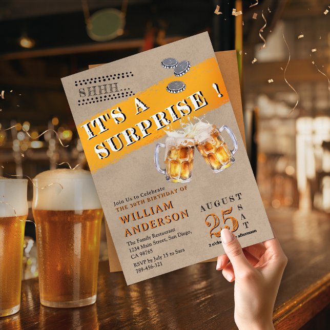 Invitation Chic Simple Cheers & Beers C'est une fête surprise (Chic Simple Cheers & Beers It's a surprise party Invitation)