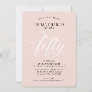 Invitation CINQUANTE élégant script d'anniversaire rose pâle