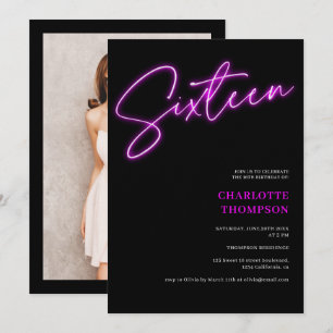 Invitation Cool neon violet script rétro noir photo Sweet 16