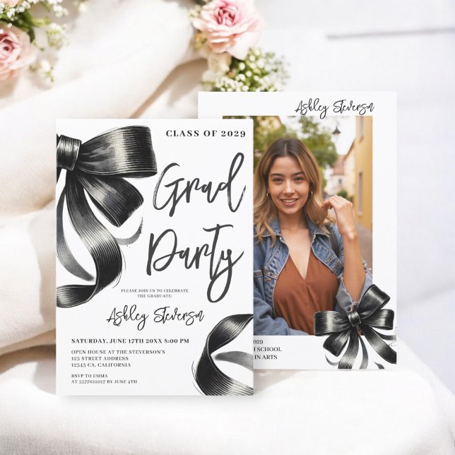 Invitation Coquette noir à l'aquarelle Bow Graduation Photo (Black Watercolor Coquette Bow Graduation Photo Invitation)
