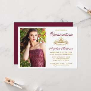 Invitation Couronne dorée élégante moderne Burgundy Quinceane