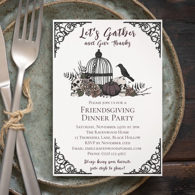 Invitation Crânes gothiques & Roses Remercient Amical (Gothic Friendsgiving Dinner White Invite. Hand-Drawn Skulls, Roses, Birdcage, Pumpkin & Fall Leaves)