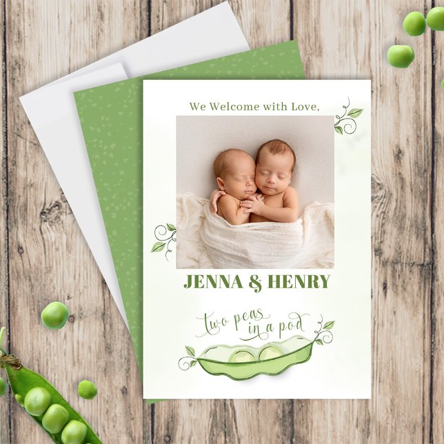 Invitation Cute Twins Photo Peas dans un pod (Twins baby photo announcement with two peas in a pod. )