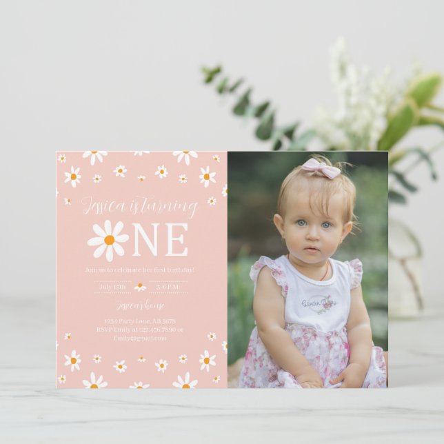 Invitation Daisy 1er Anniversaire Photo rose (Debout devant)