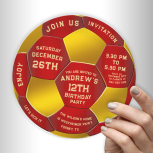 Invitation d'anniversaire avec un ballon de footba