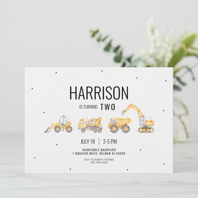 Invitation d'anniversaire de camion de constructio (Debout devant)