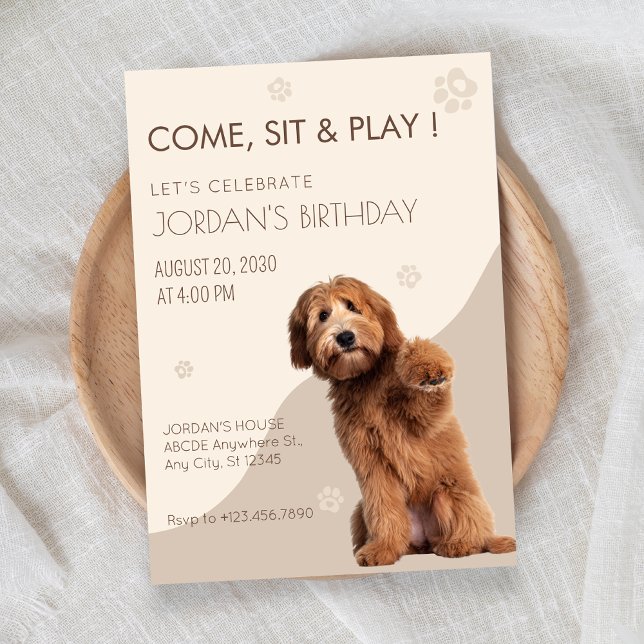 Invitation d'anniversaire de chien jouant beige (Créateur téléchargé)