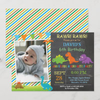 Invitation d'anniversaire de dinosaure sur tableau