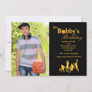 Invitation Dans l'invitation nommée de basket-ball de photo