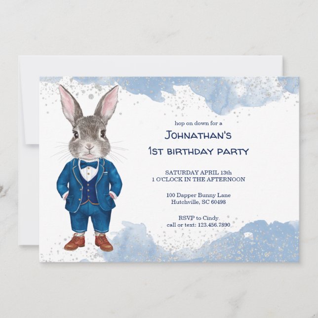 Invitation Dapper Bunny dans un costume bleu garçon fête d'an (Devant)