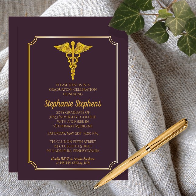 Invitation Dark Purple Gold Médecine vétérinaire Grad Party (Dark Purple and Gold Tone Veterinary Medicine Veterinarian Non-Photo Announcement Grad Party Invite)