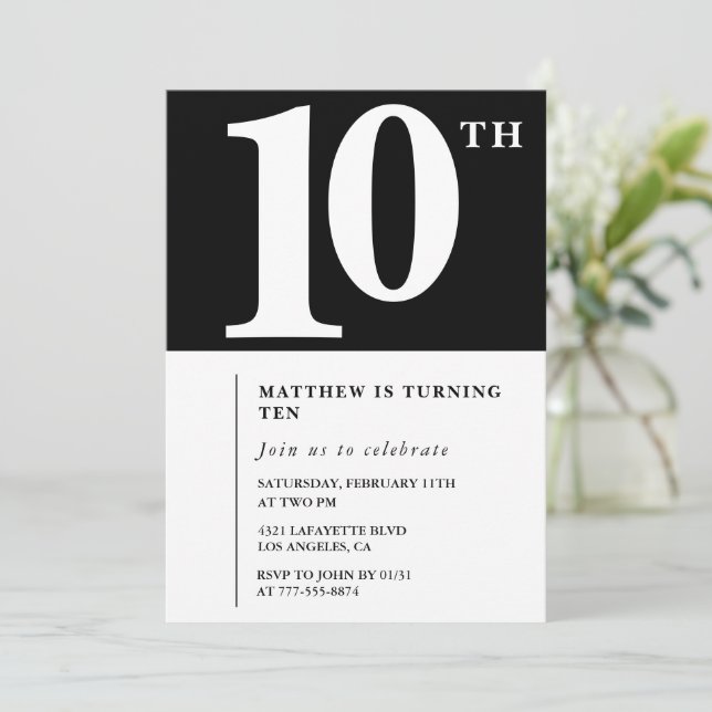 Invitation de 10e anniversaire en noir et blanc Ch (Debout devant)